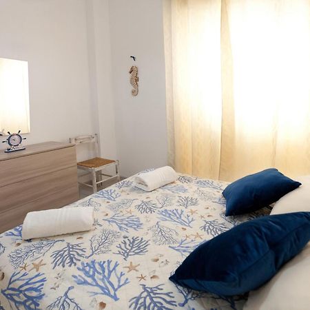 קאסטלמארה דל גולפו Confortevole Appartamentino מראה חיצוני תמונה